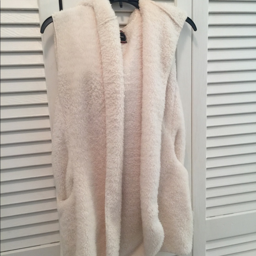 Hooded vest